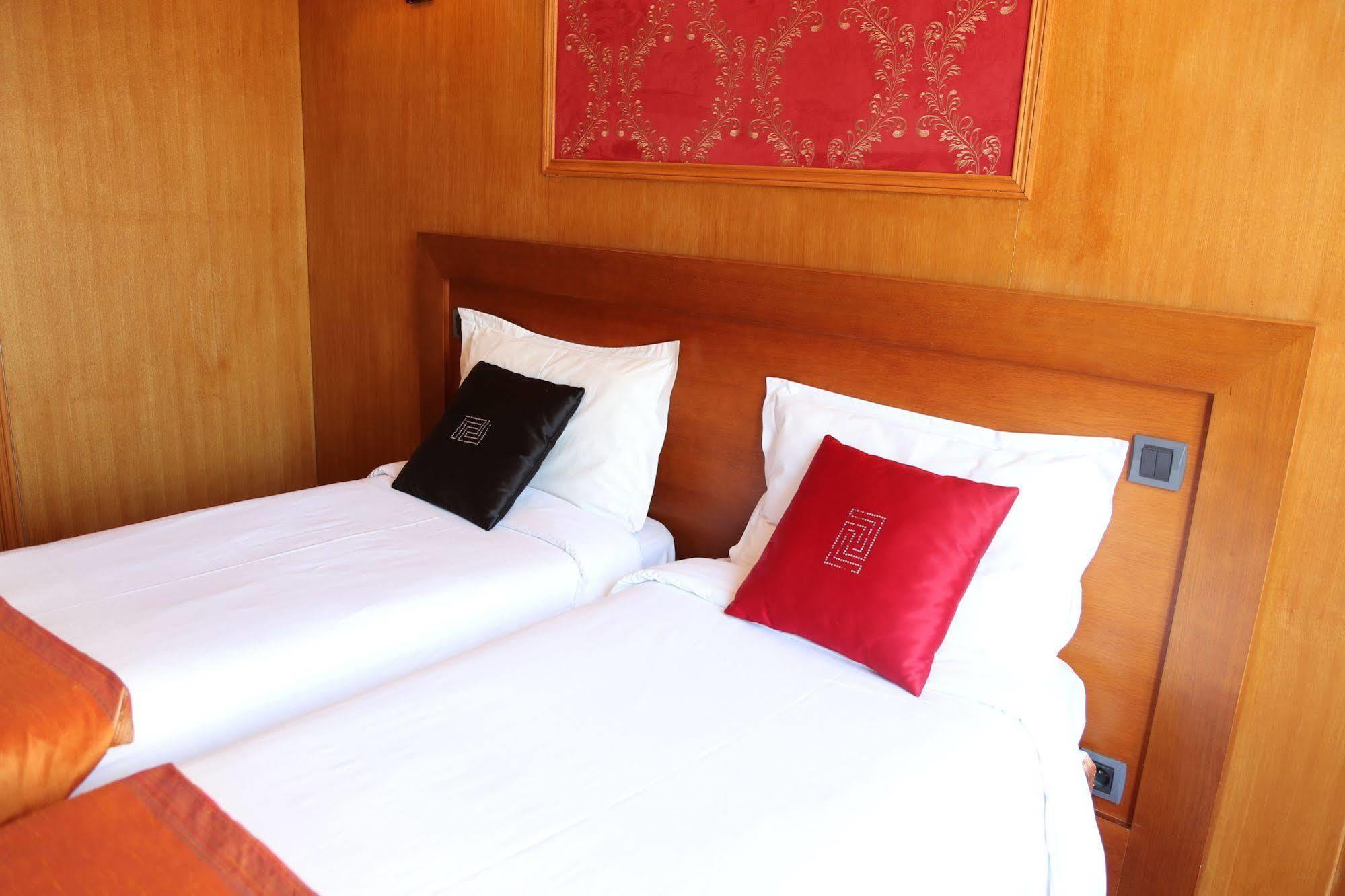 Hotel Princesse Isabelle Puteaux Kültér fotó